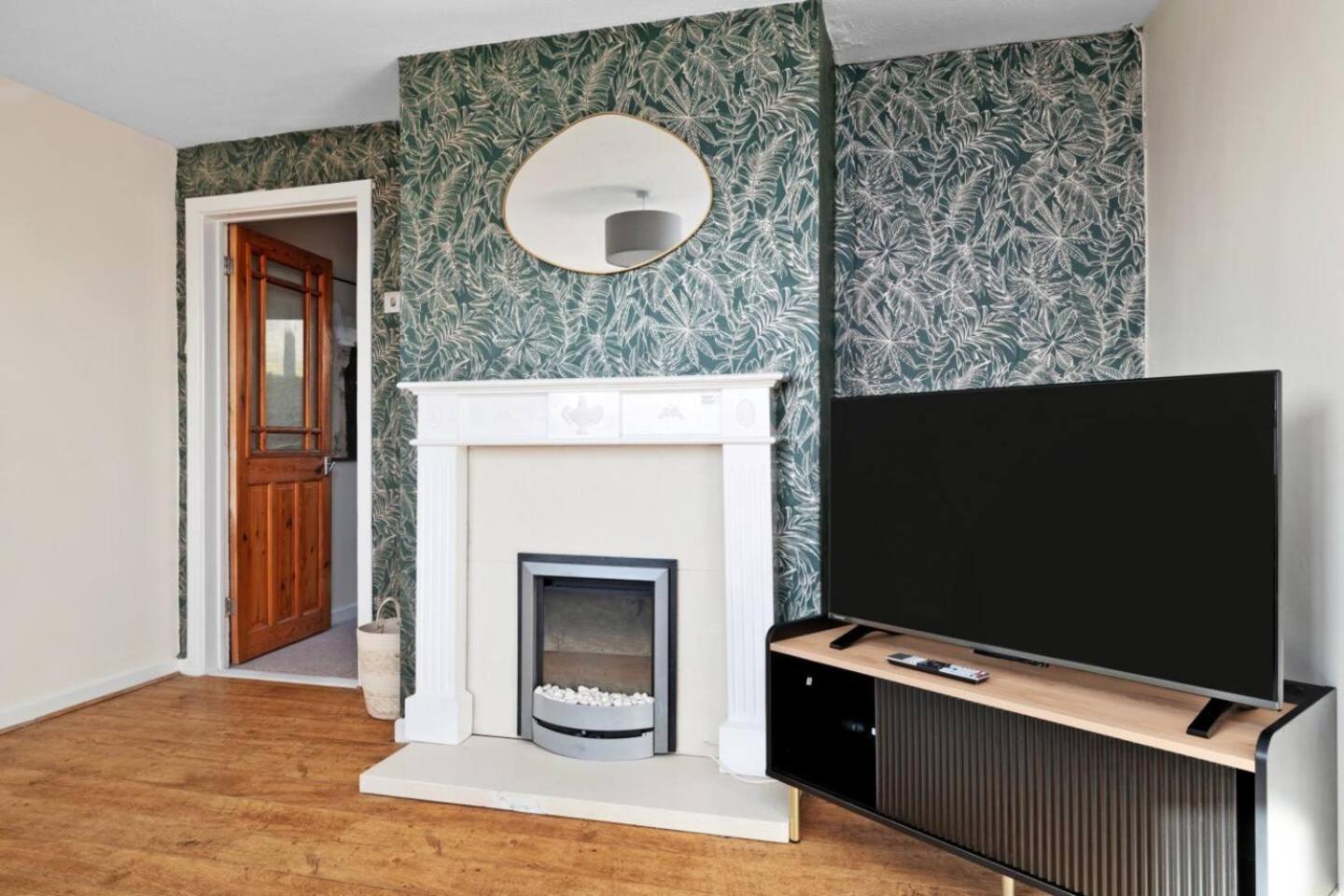 Newly Renovated 3br House Perfect For Contractors